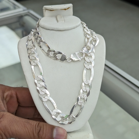 925 Sterling Silver Figaro Diamond cut chain 11.7 mm 24 Inch